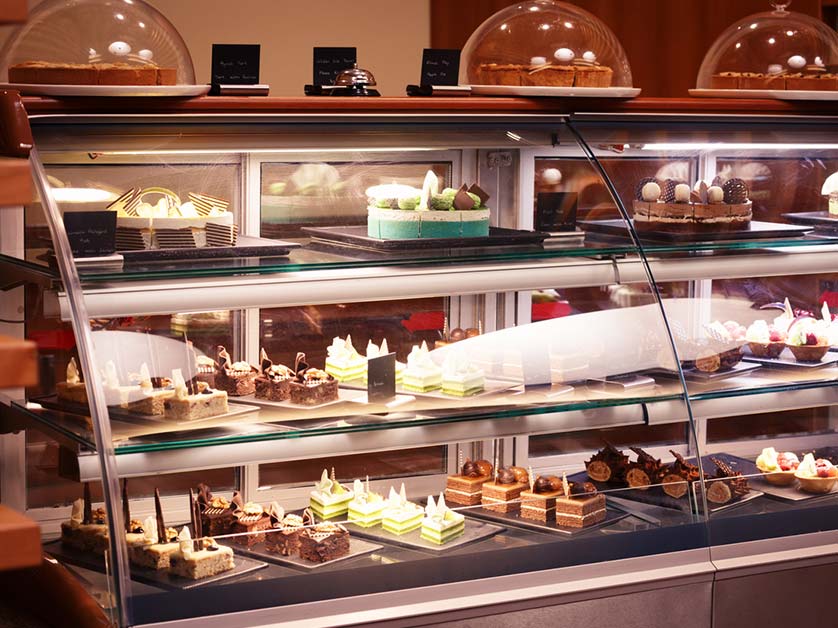 Refrigerated Display Cases In Bakeries